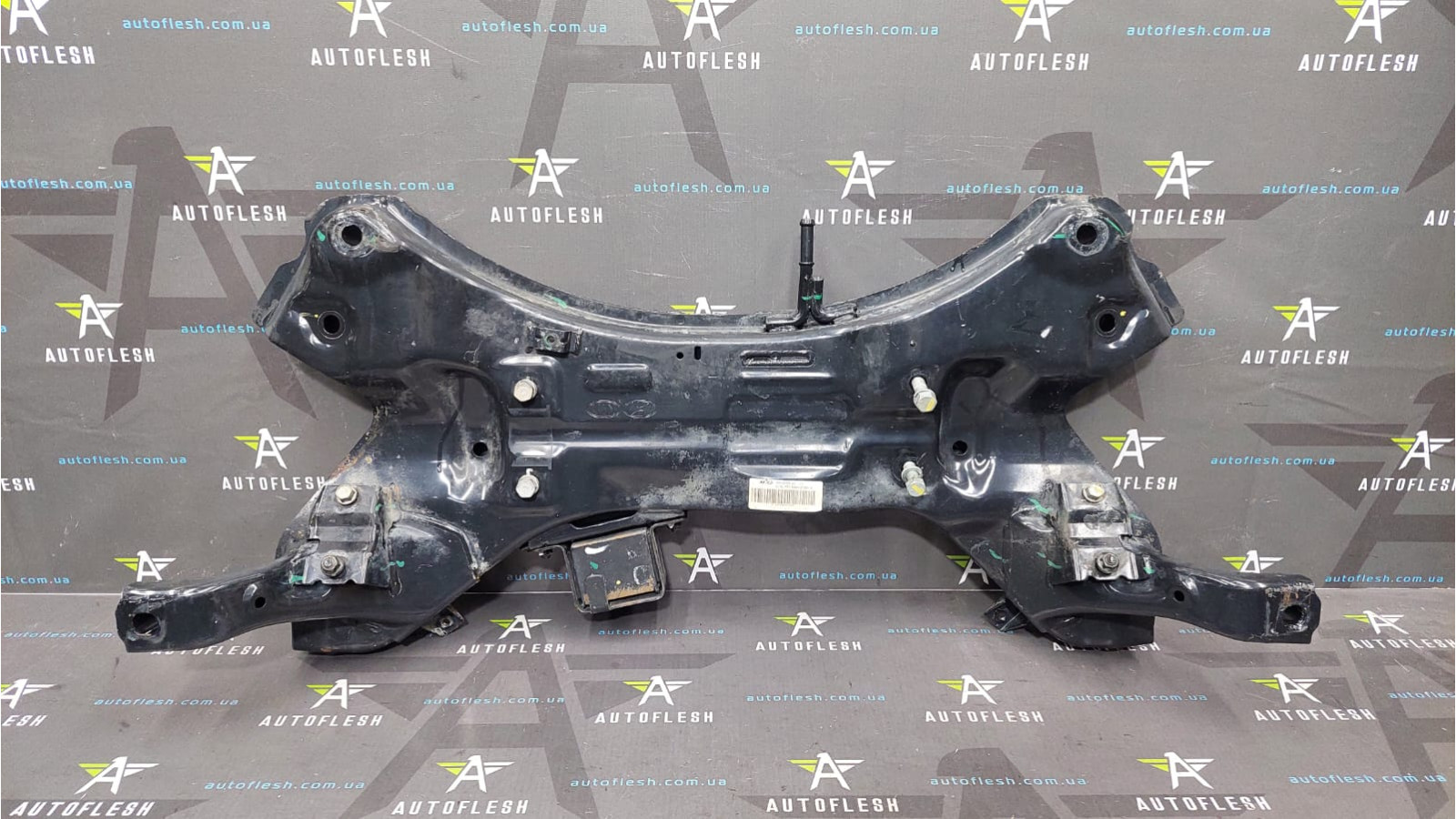 Балка передней подвески/ подрамник передний 624002Y200, 624012Y300 Hyundai iX35 KIA Sportage бу Балка передней подвески/ подрамник передний 624002Y200, 624012Y300 Hyundai iX35 KIA Sportage бу